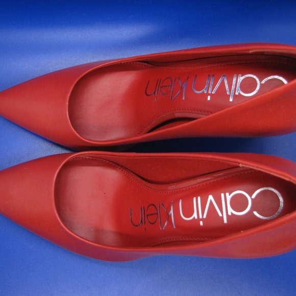 Calvin Klein Ronna Nappa Crimson Red Leather 3.5" Pointy Toe Sz 7 EU 37 - Picture 9 of 11